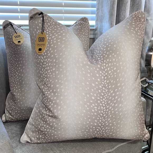 1-NWT CALLISTO HOME DECORATIVE PILLOW - Picture 15 of 16